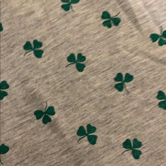 🍀 Weekend Soul Three Leaf Clover tank Small - Picture 3 of 3